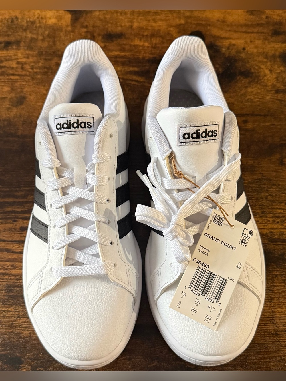 Adidias NWT White/Black Tennis Sneaker Women's Size 9 Preppy Athletic Athleisure